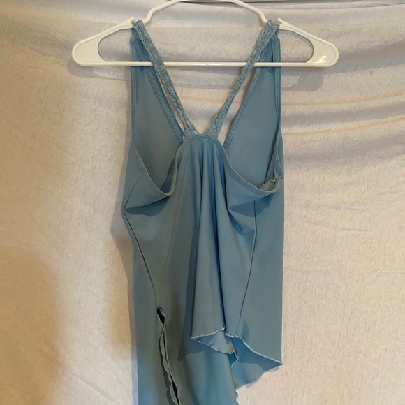 Tank - Picture 2 of 2